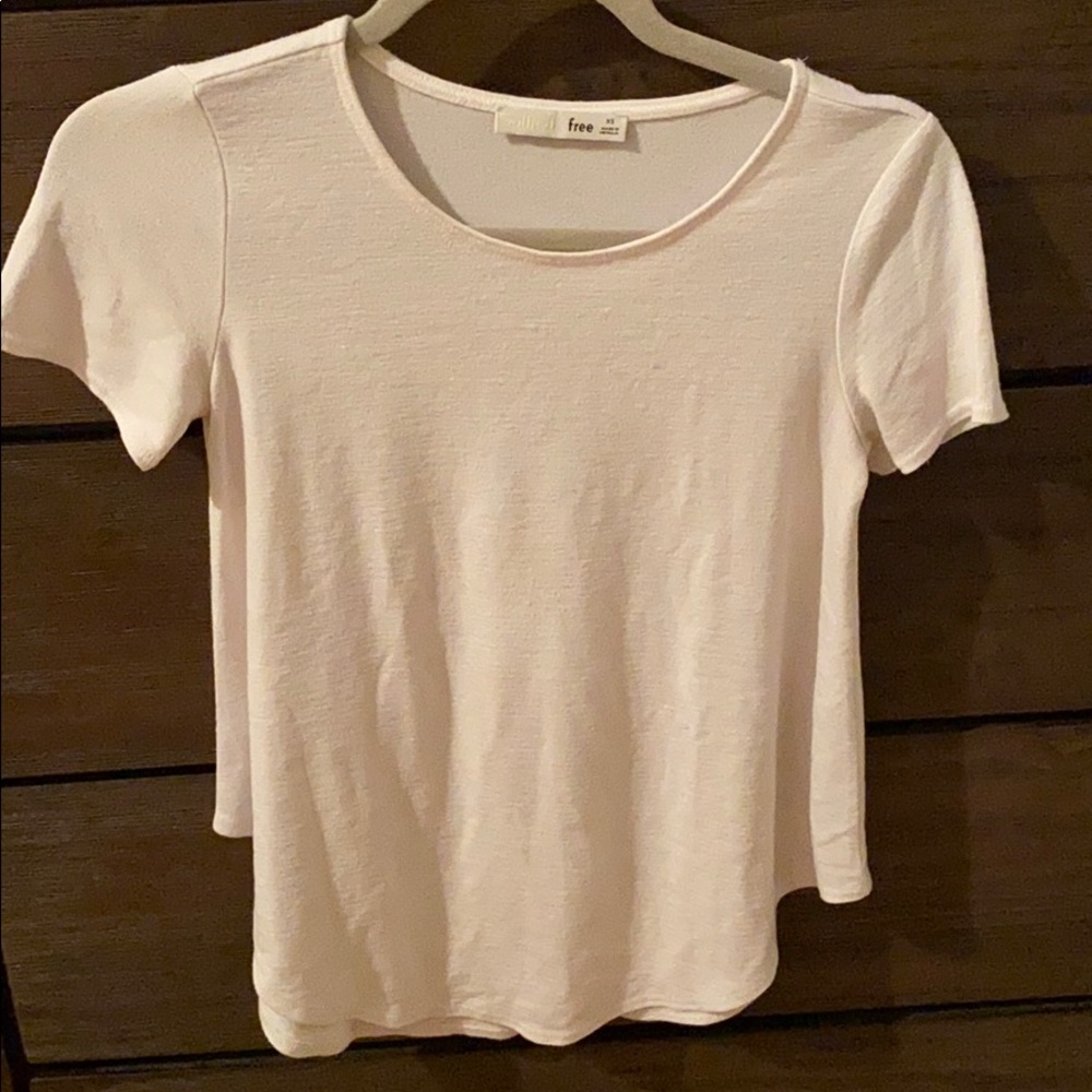 Aritzia flowy white t-shirt